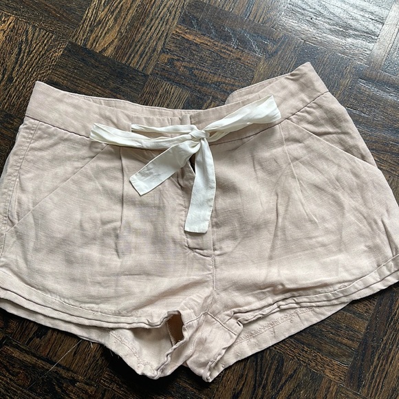 Aritzia Wilfred linen shorts - Picture 1 of 2